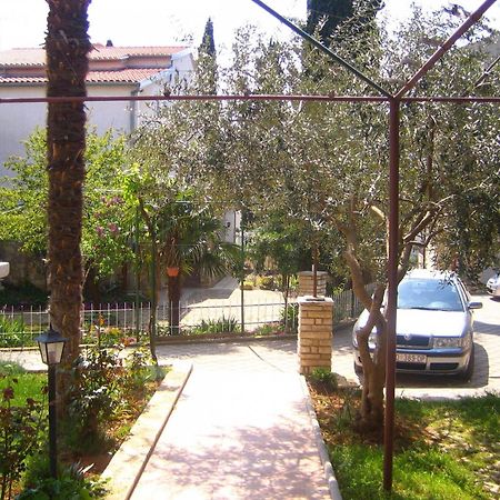 Apartments Renato Свети свети Филип и Яков Екстериор снимка