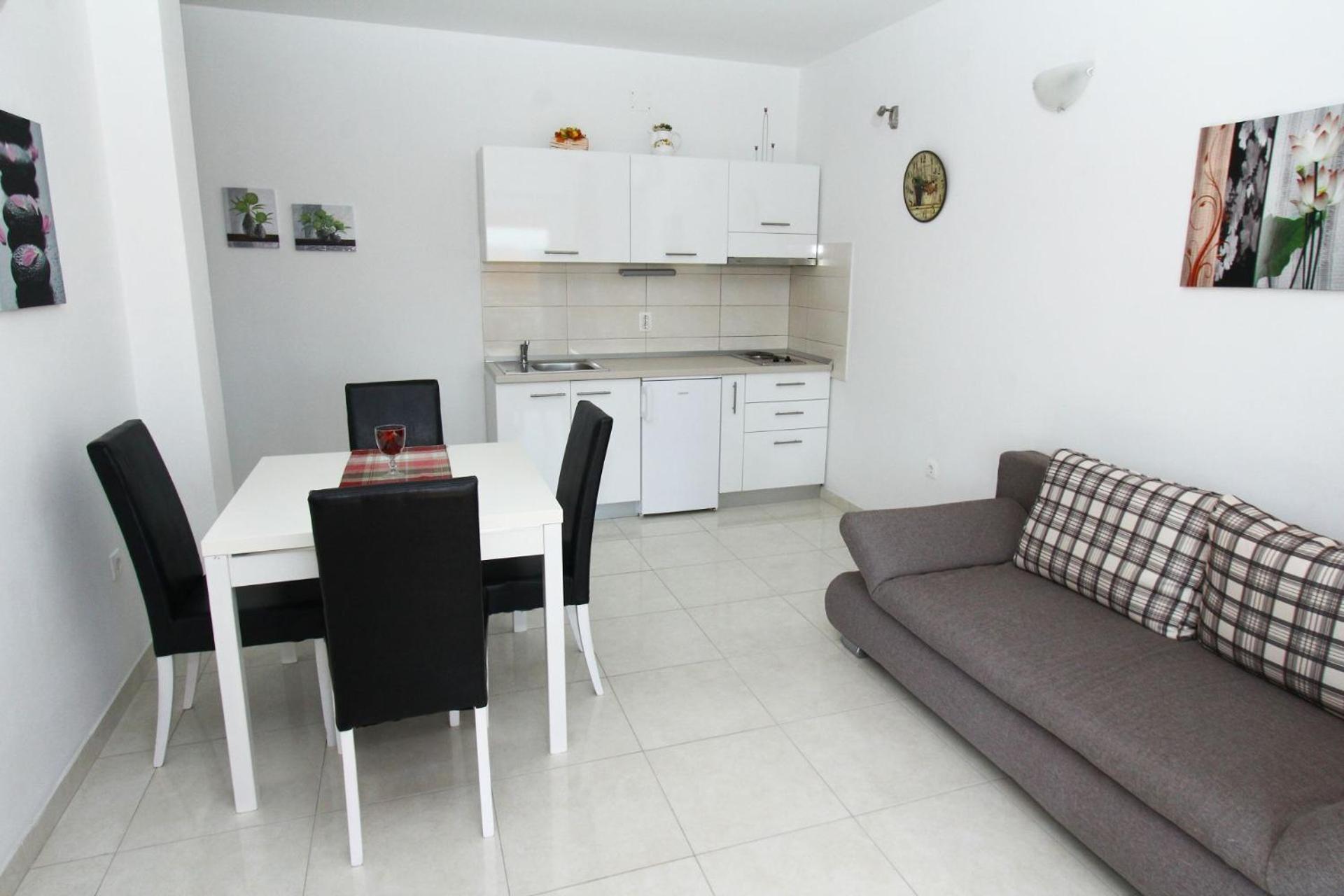 Apartments Renato Свети свети Филип и Яков Екстериор снимка