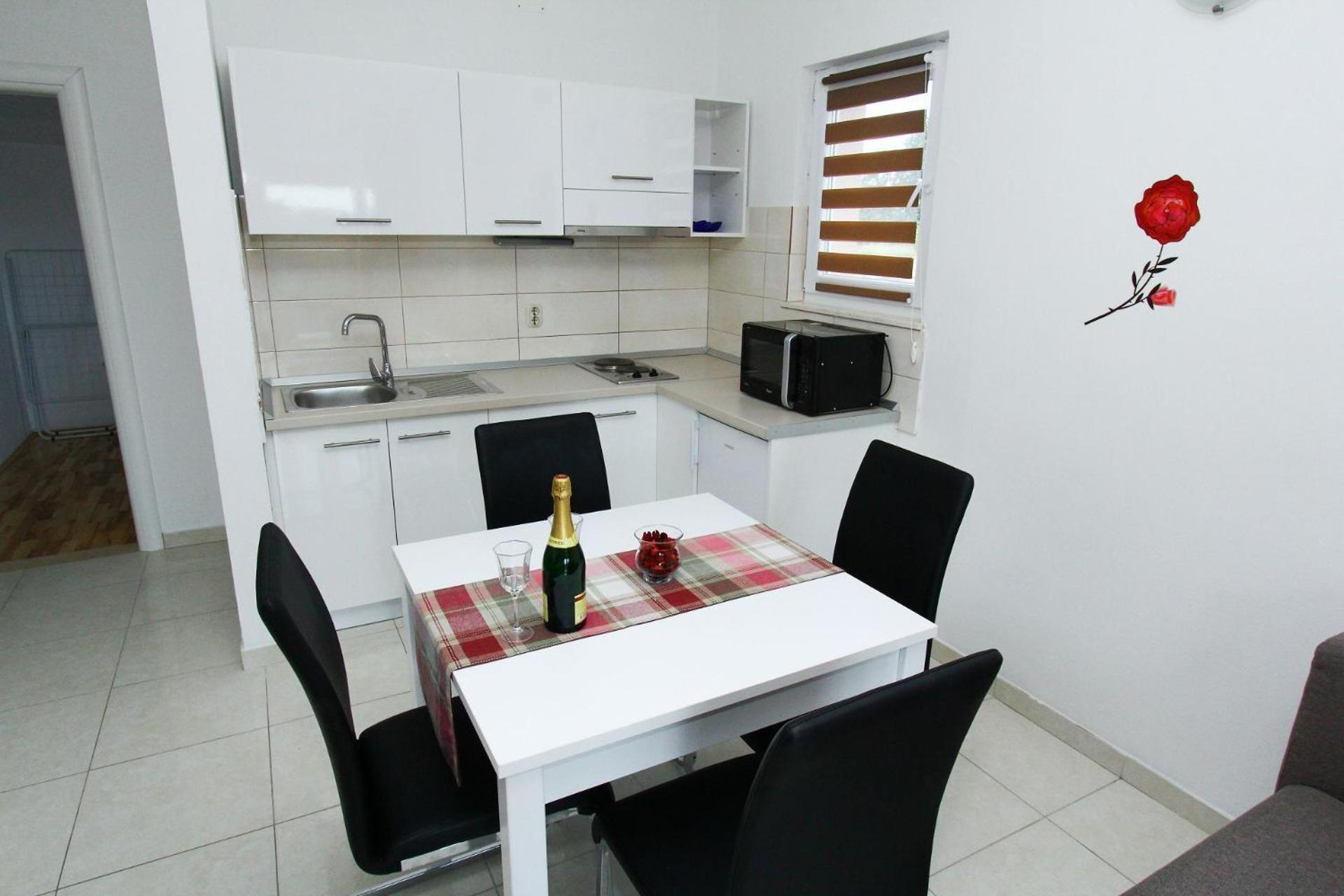 Apartments Renato Свети свети Филип и Яков Екстериор снимка
