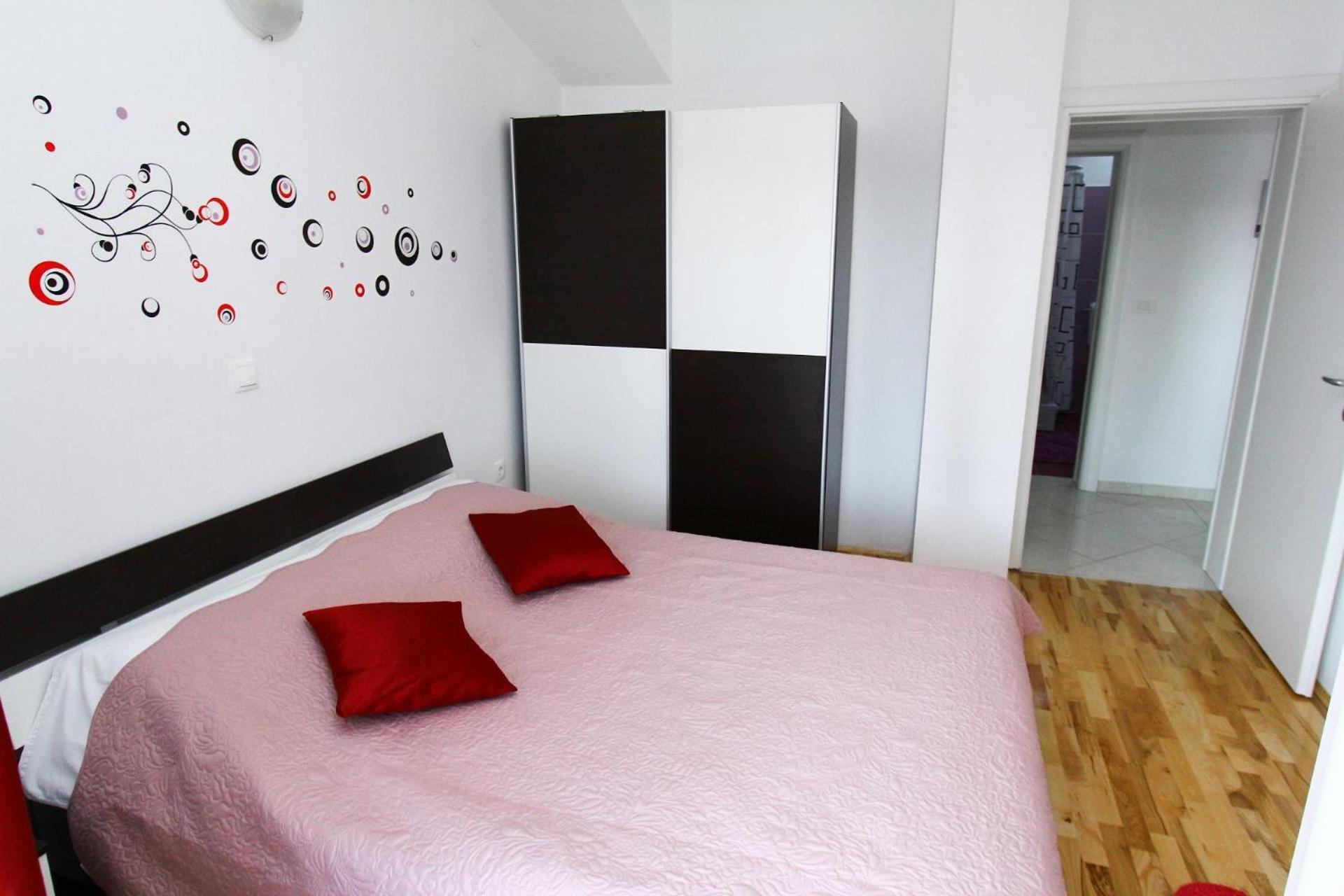 Apartments Renato Свети свети Филип и Яков Екстериор снимка